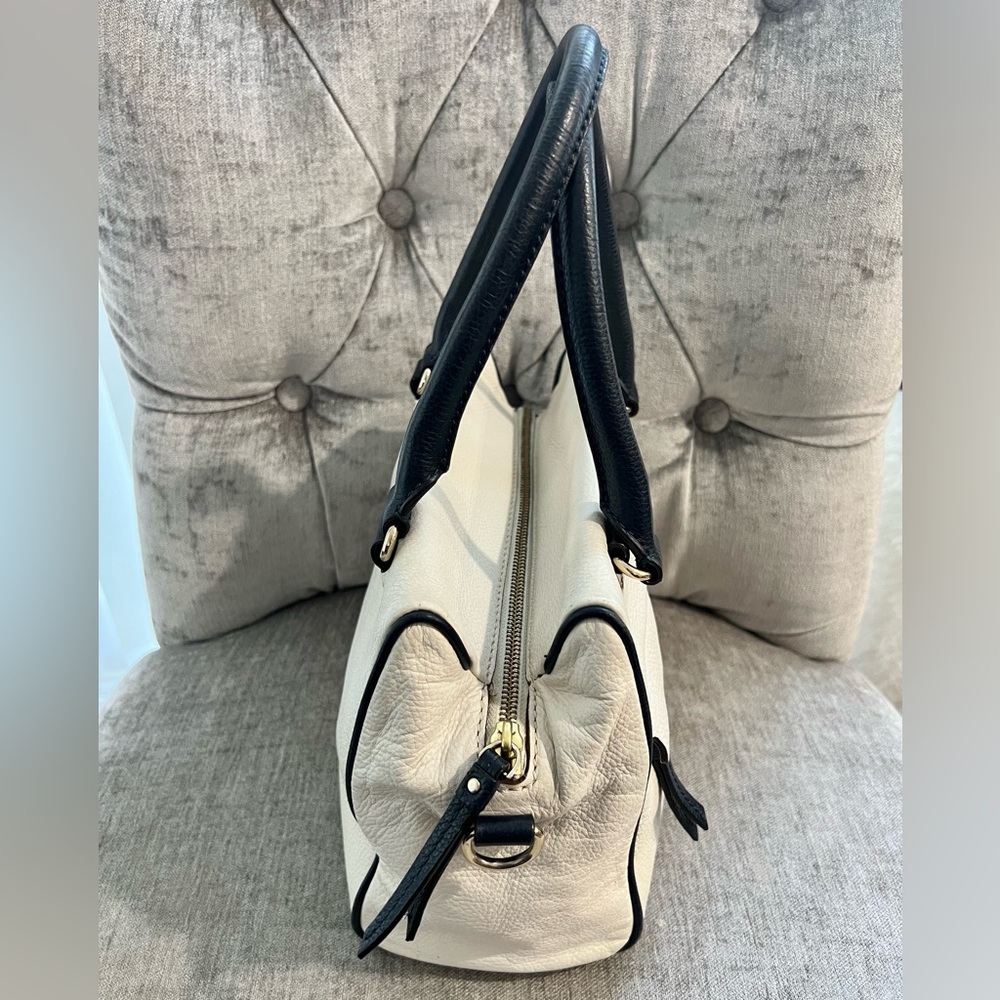 Kate Spade Pebbled Leather Hand Bag - EUC - Picture 3 of 9